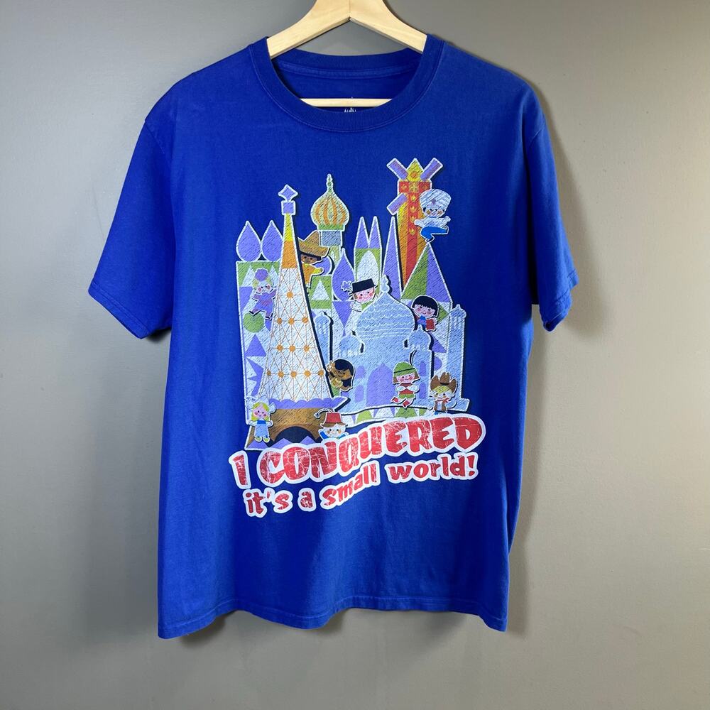Men’s Disney “I Conquered Its A Small World” T Shirt Size Medium